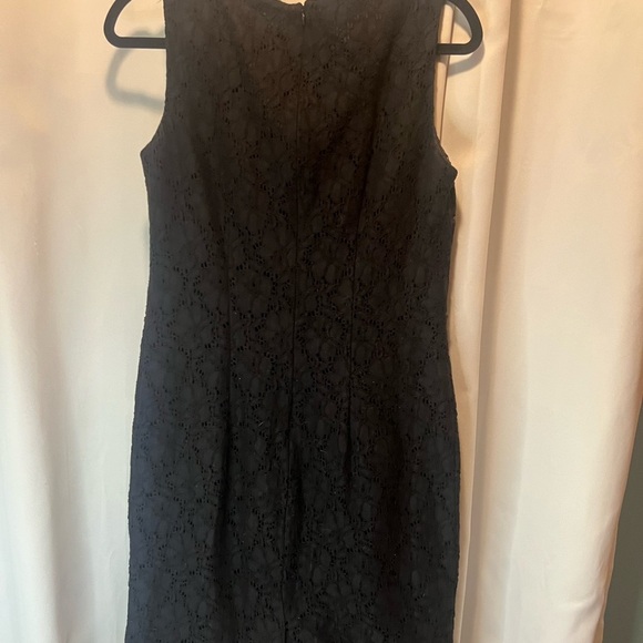 Black V-Neck Lace Overlay Sleeveless Sheath Mini Dress - Picture 2 of 6
